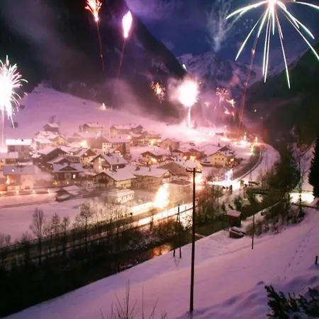 In The Stubai Valley With A Balcony * ניוסטיפט אים סטובאיטל