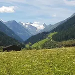 In Neustift Near Stubai Glacier Нойштифт-им-Штубайталь